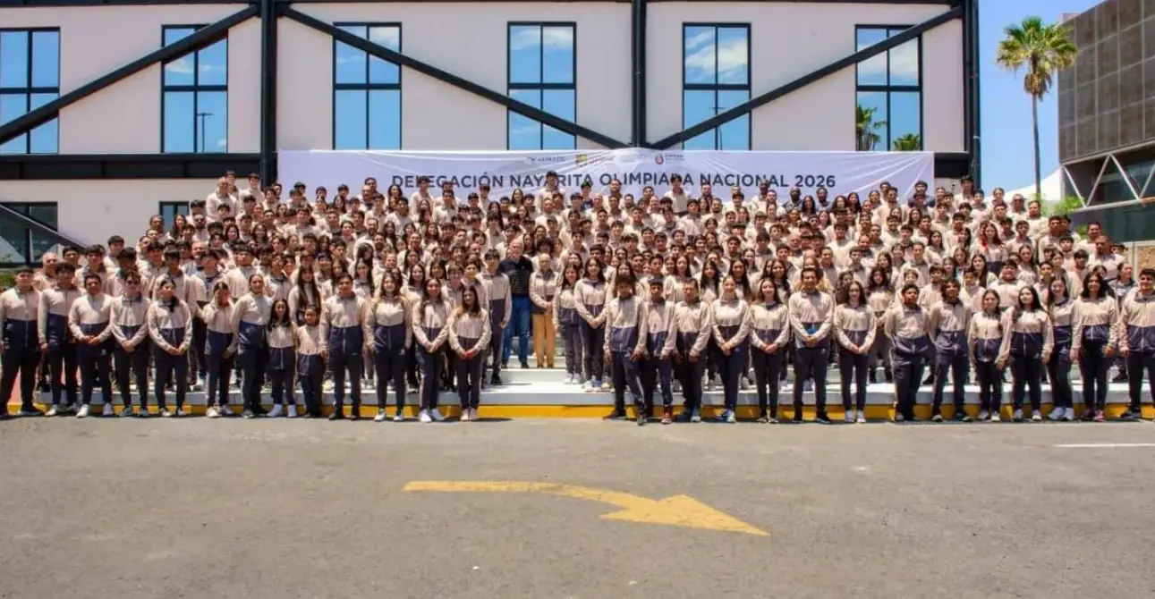 Atletas compitiendo en instalaciones deportivas modernas de Nayarit durante competencias nacionales.