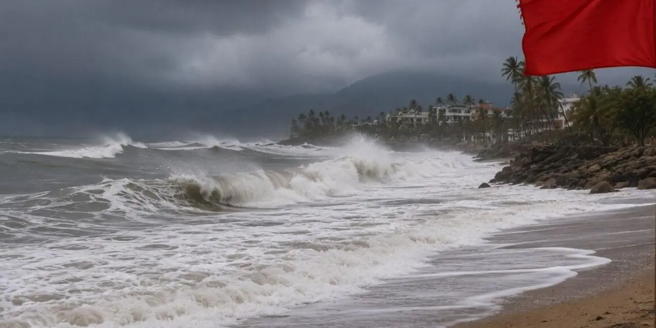 Oleaje en las costas de Nayarit durante un periodo de mareas vivas y condiciones meteorológicas adversas.